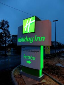Totem hôtel Holiday Inn