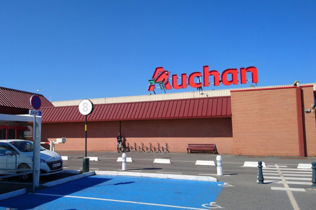 Auchan-Noyon-enseigne-2