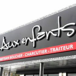 Aux Enfants Boucherie enseigne