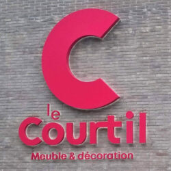 Le-Courtil-enseigne-signalétique